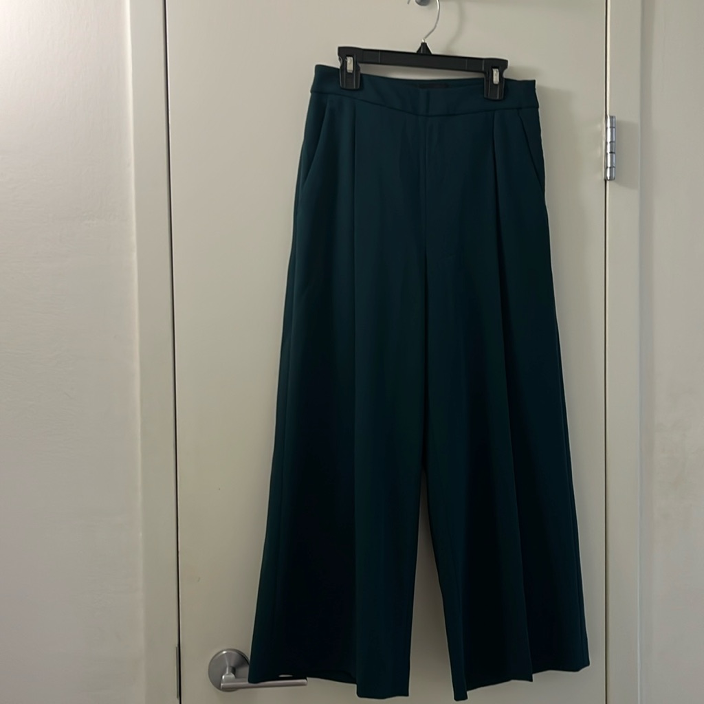 Pleated Ankle Length Wide Trousers In Emerald Green. Size Eu34/Us2. Like New.